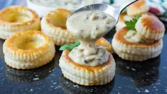 Het geheim van luchtig bladerdeeg: perfecte pasteitjes stap voor stap uitgelegd
